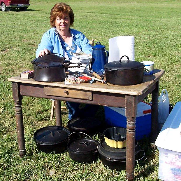 Mary Ann Schultz/Cast Iron Cooking