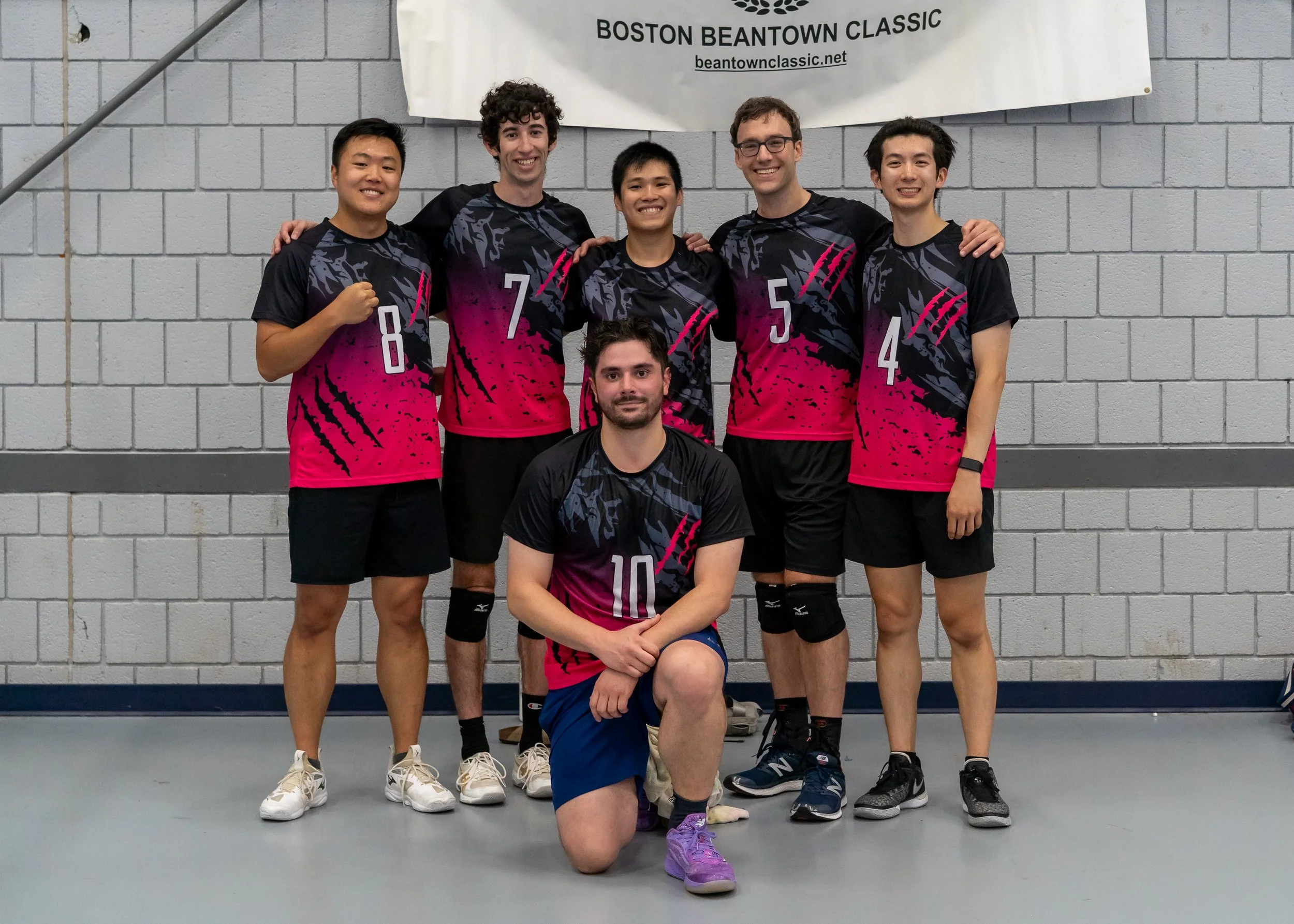 B14 Volleyholics.jpg
