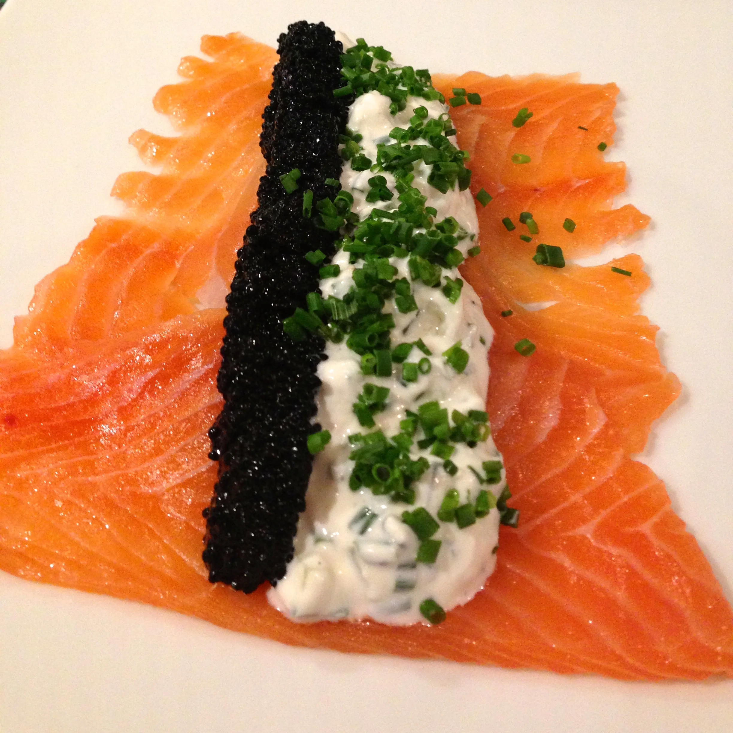 Smørrebrød with gravlax and caviar