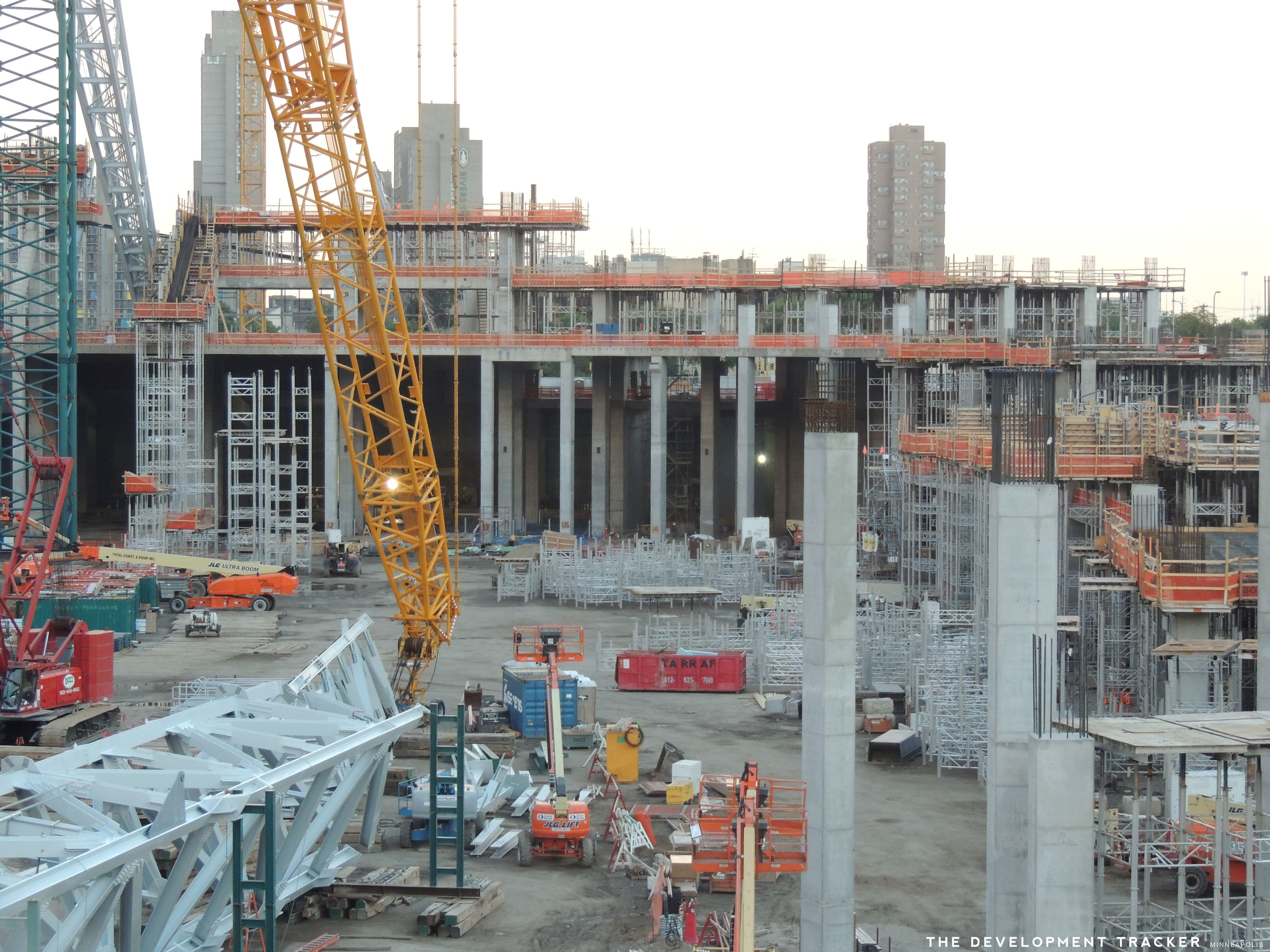 Structural concrete begins to reach the third level (second level of concourse space).