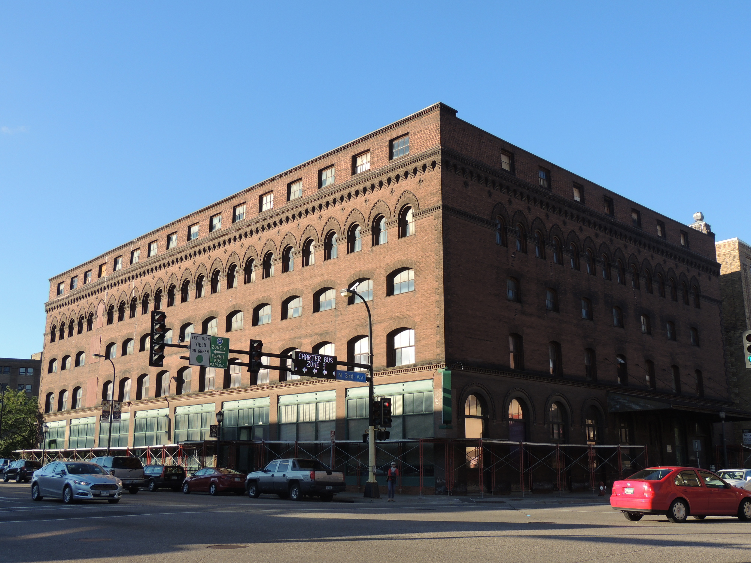 Above: Aparium Hotel Groups hopes to turn the historic Jackson Building in a 120 room boutique hotel. 