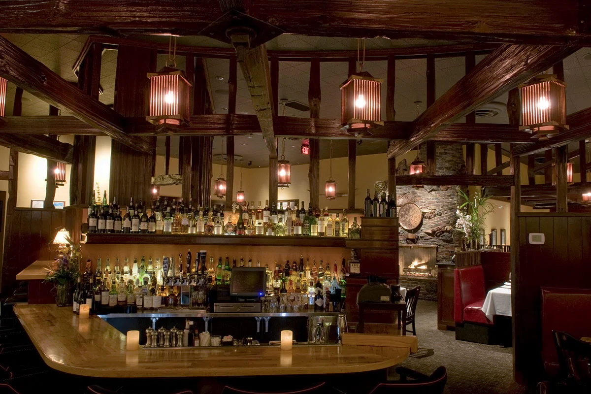 Dining-Uptown-Bar_DSC2745.jpg