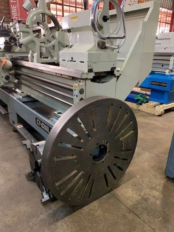 Used Yunnan CY6266L/2000 Centre Lathe 2000mm x 660mm