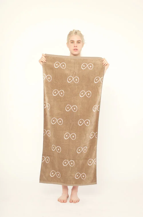 323boobtowel.jpg
