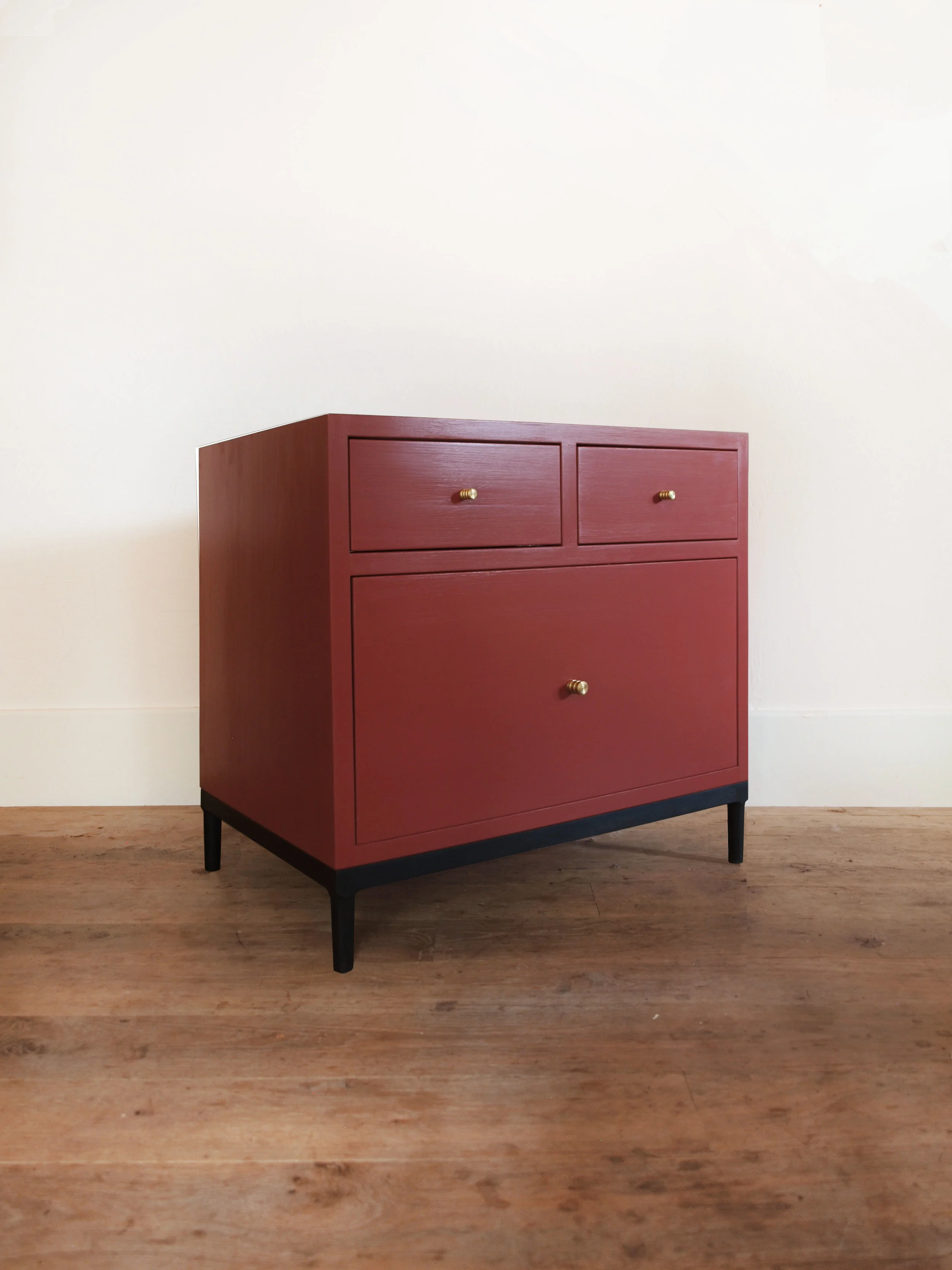 brian_persico_fin_side_table - 2 (1).jpg