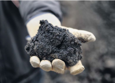 Crude oil and bitumen don’t yield the same returns as value-added petroleum products and diversifying exports could lead to a significant increase in revenues. ISTOCKPHOTO.COM
