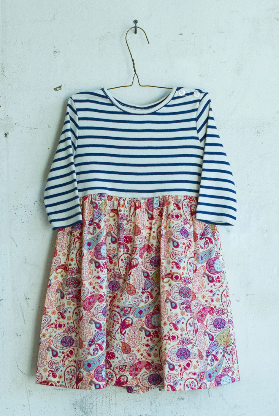 sailorrose_baker_island_dress_2013_white_pink_paisley_front_liberty_of_london.jpg