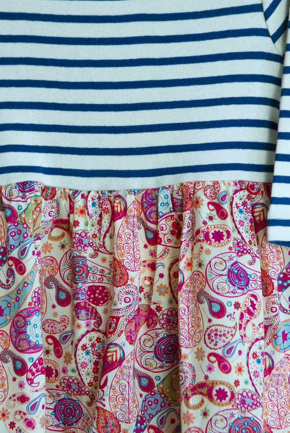sailorrose_baker_island_dress_2013_white_pink_paisley_liberty_of_london.jpg