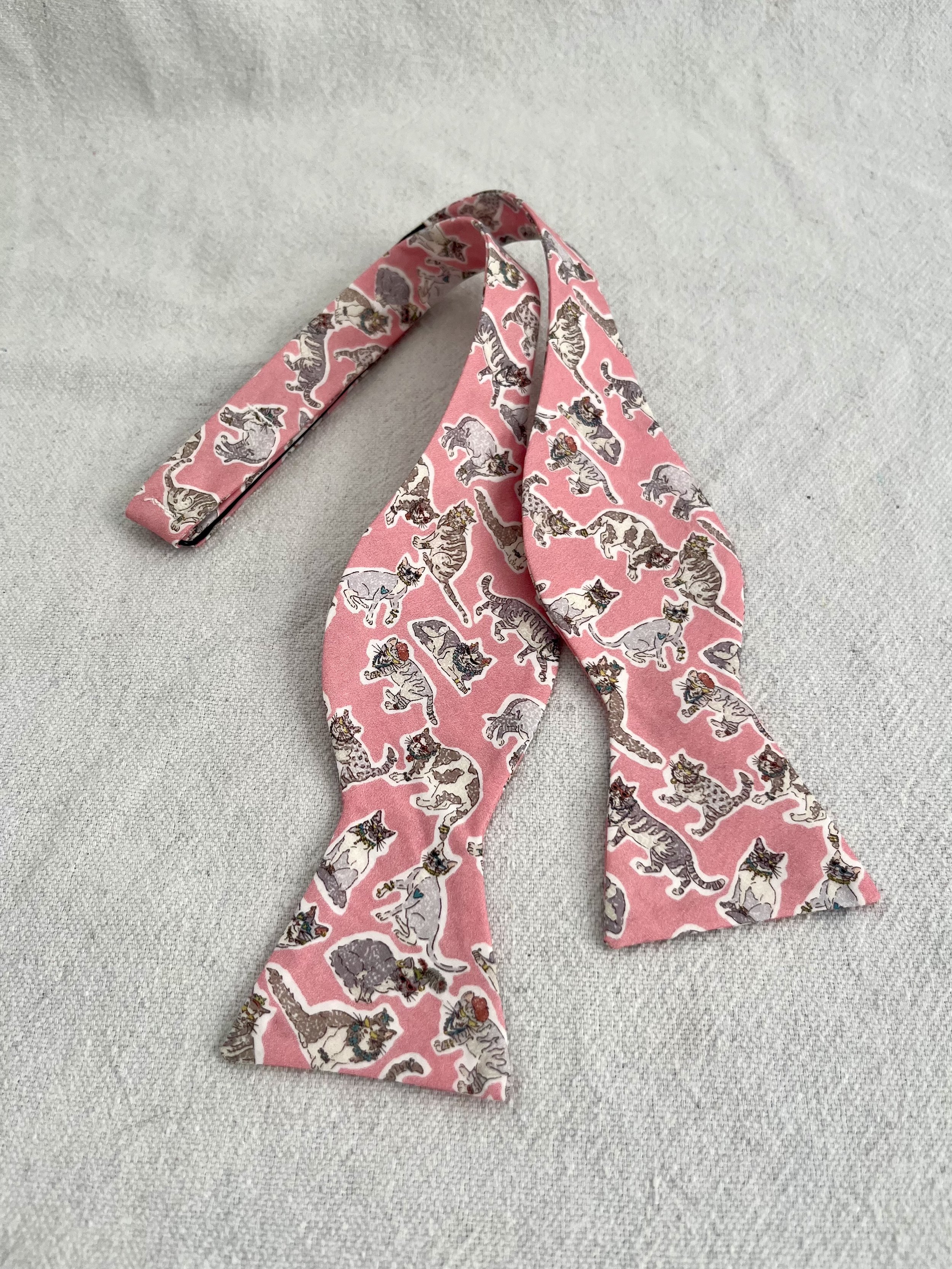 Bow Tie in Pink Willoughby Mews (Cats)