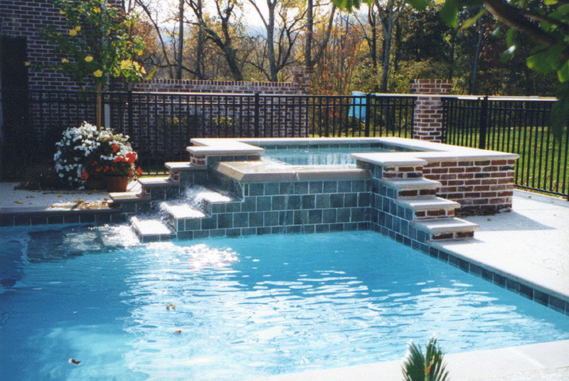 pool with spa.gif