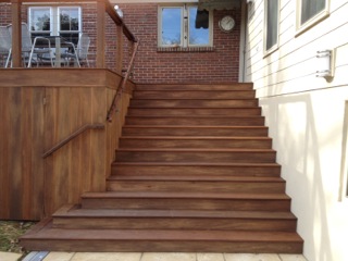 wood_stairs.jpg