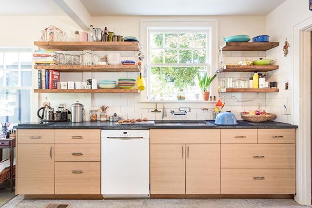 Revisiting the rift sawn white oak kitchen for @rosecabinet we built last year. They almost went the IKEA route, but this is a bit nicer, no? An excellent cook deserves an excellent kitchen.