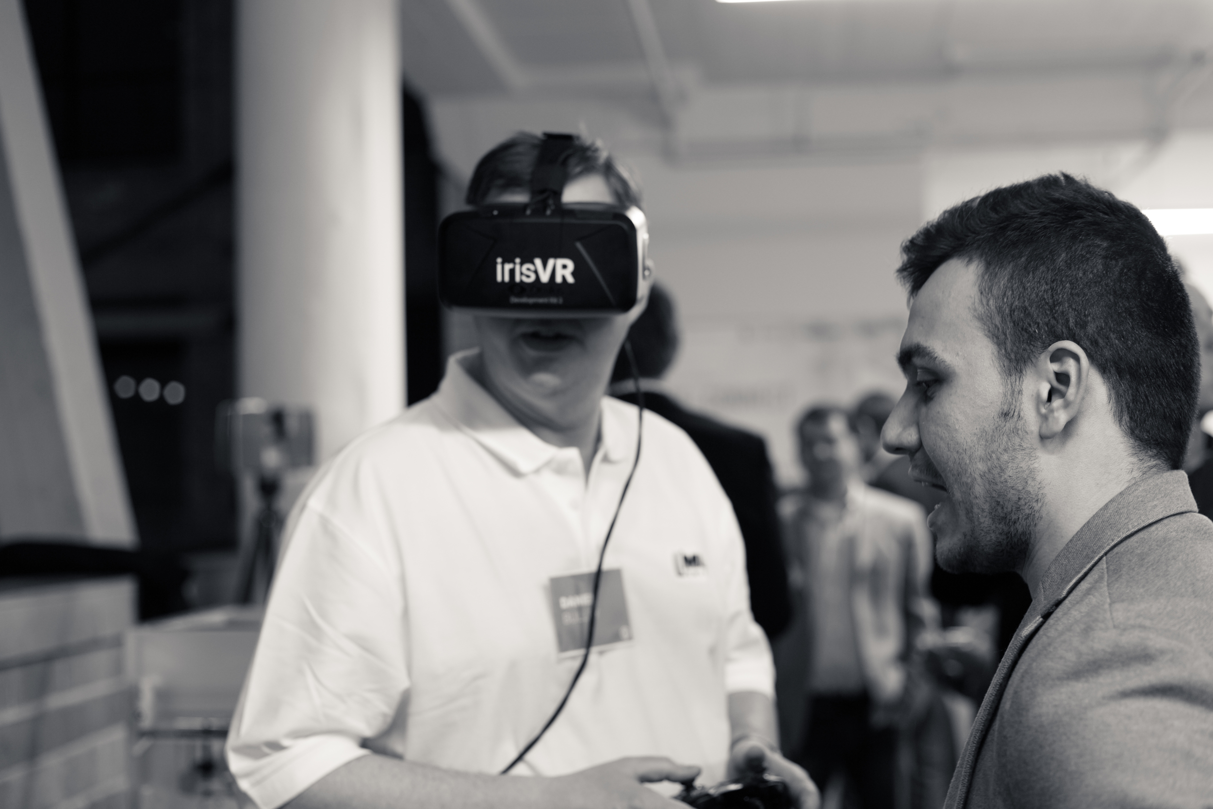  Dan Bulley of the Mechanical Contractors Association of Chicago tries out a headset with IrisVR's 3D guru Amr Thameen. 
