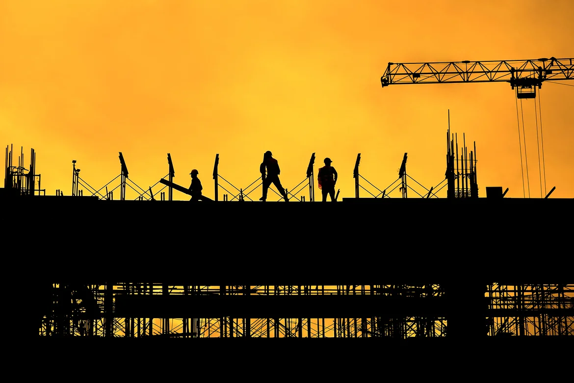 Unpredictability and the cost of construction