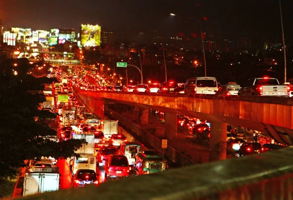 Mobility choke points are slowing Manila's rapid growth