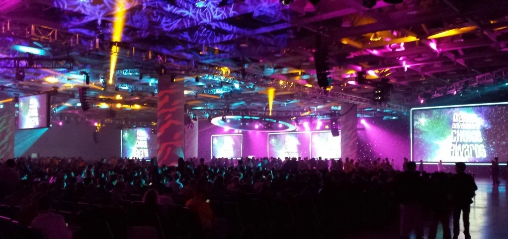 Gaming + visualization: Sharing tools, creating experiences