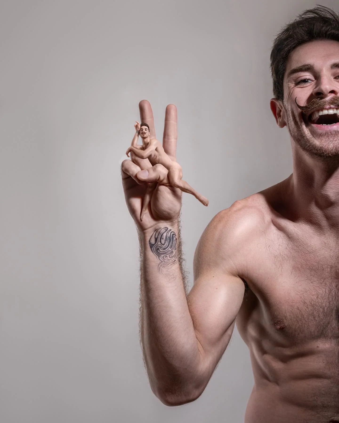 MUE &mdash;
Model @flavienmarciasini 
Visual @florian_levy Tattoo @chronophagisttattoo  Hair @juliengaki