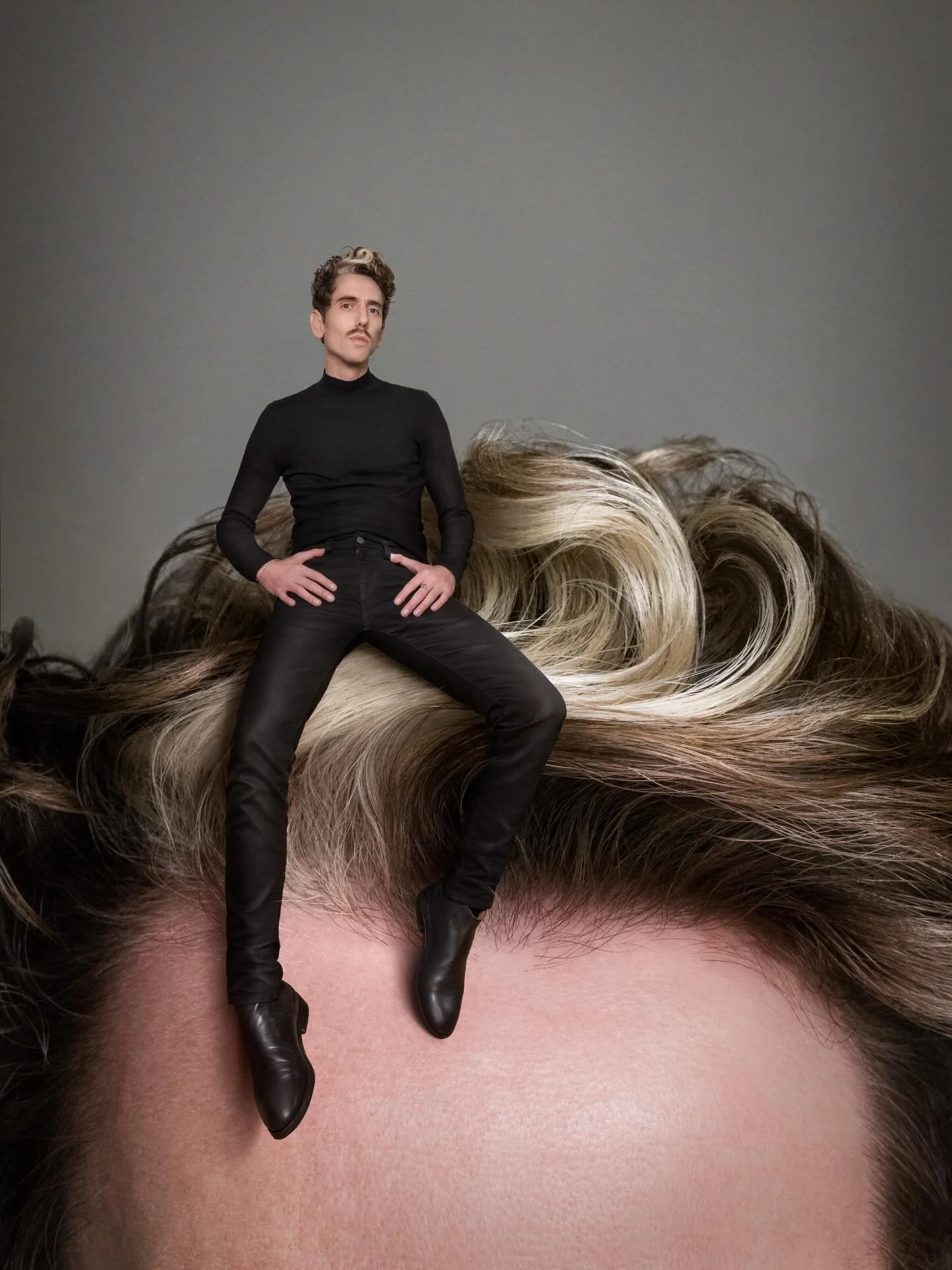 Make me wanna dye*🤍 
&mdash; 
Model &amp; visual @florian_levy 
Hair @juliengaki 
(*pun intended)