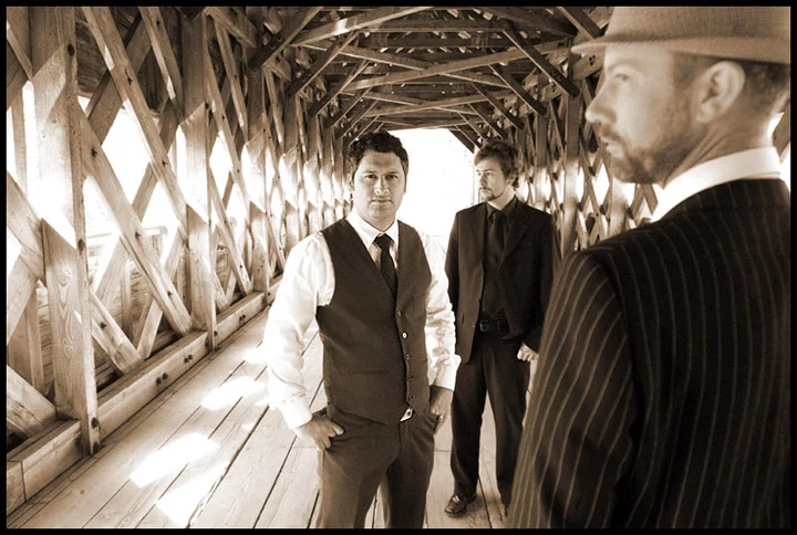 Elliott BROOD