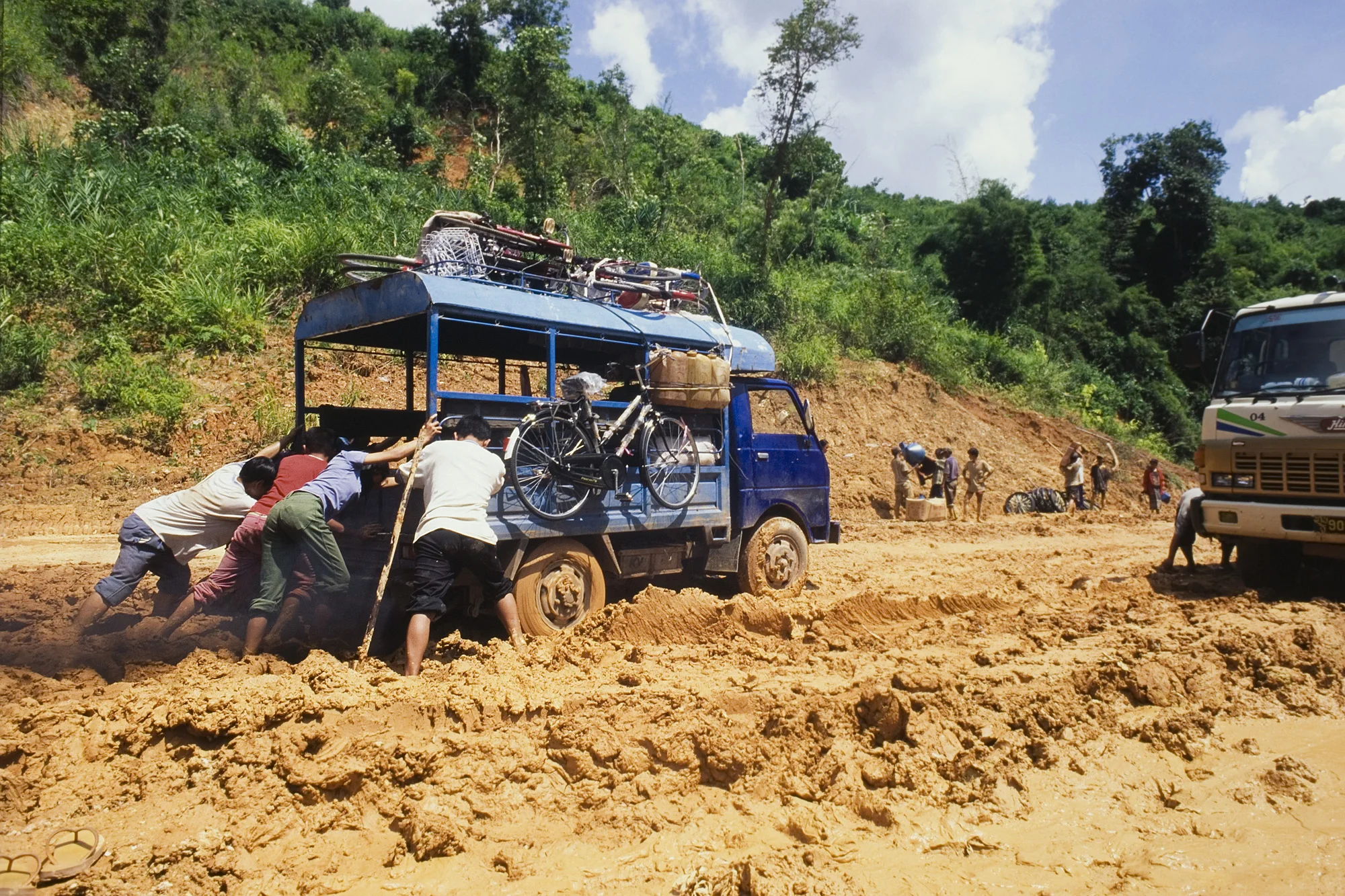Laos, 1999