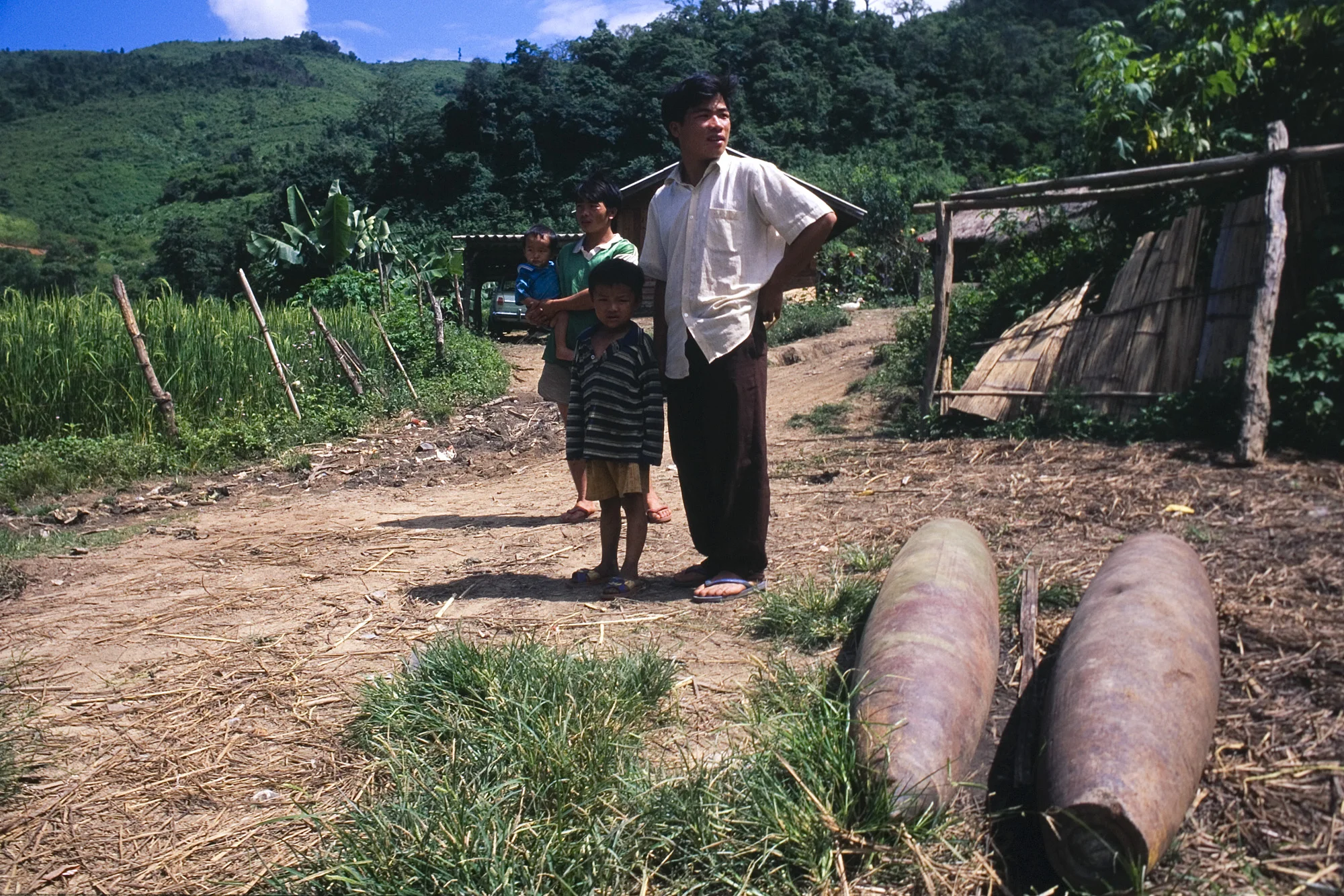 Laos, 1999