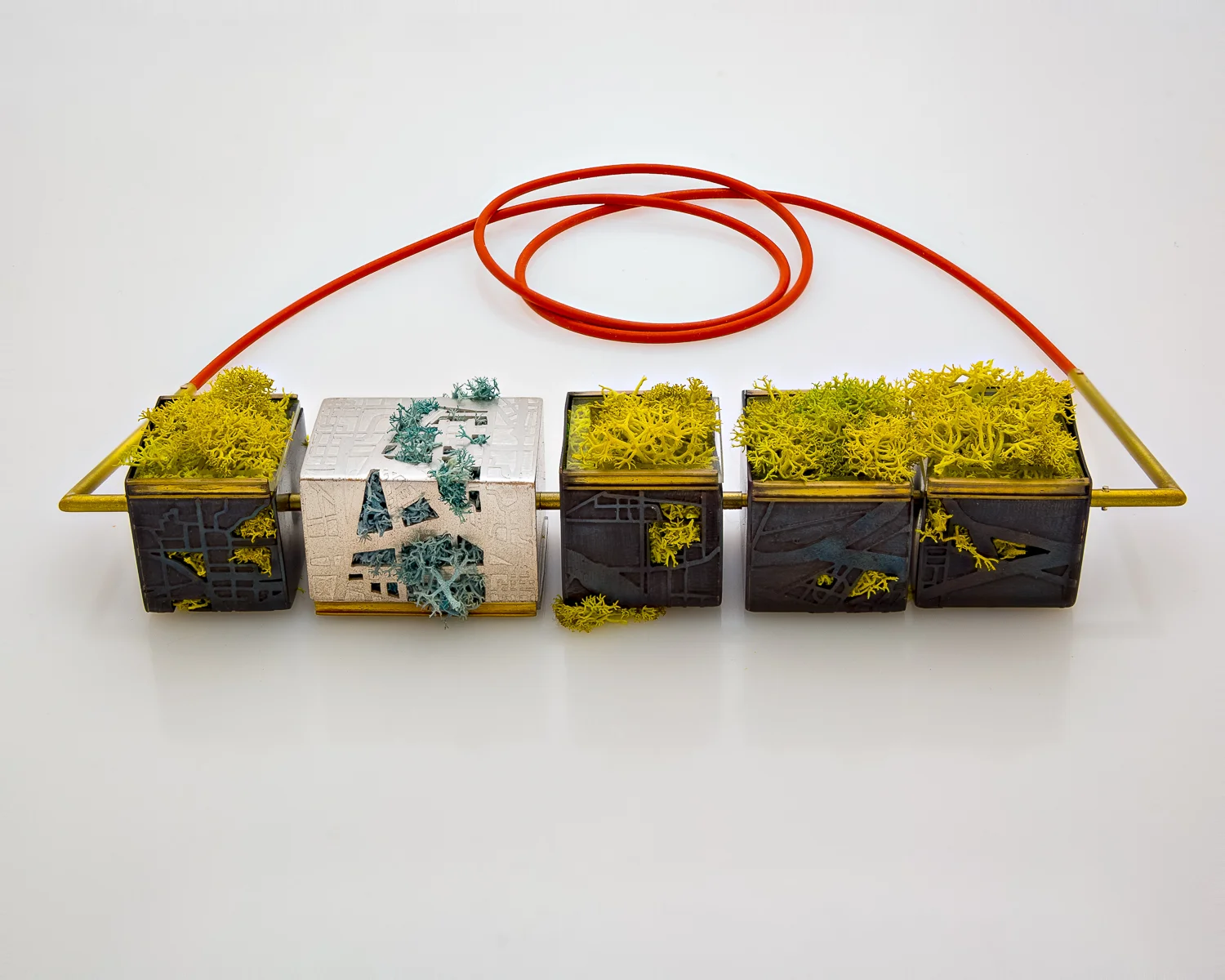 GROUP SHOW: OMNI, KELLY TEMPLE