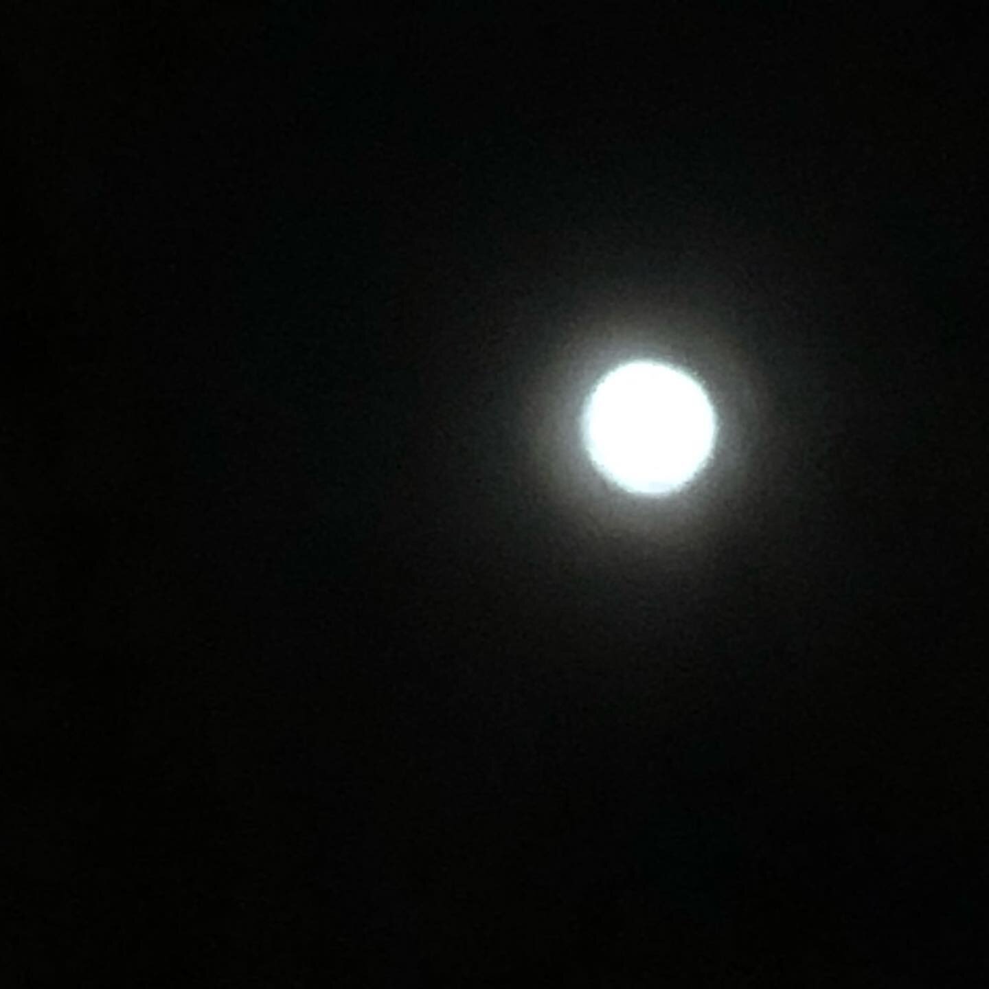 Check the moon tonight ? Gorgeous. #moonlight