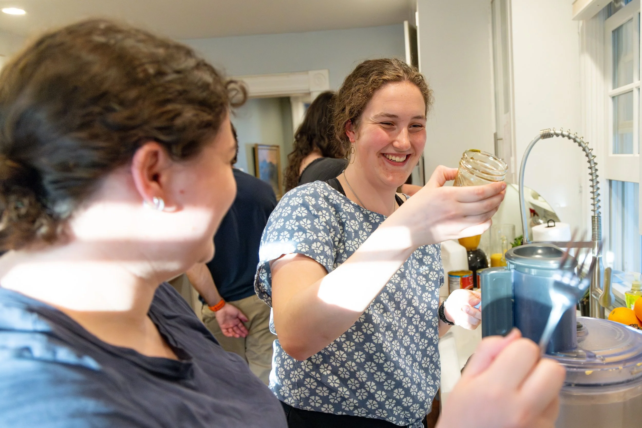 042325 Cooking with May Fridel_BW792560e.jpg