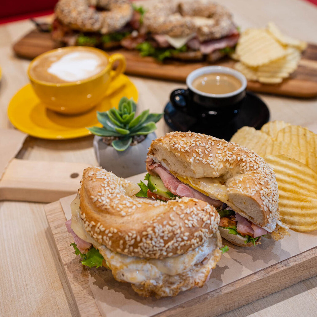 4.0-Hinnawi-bagel-Montreal.jpg