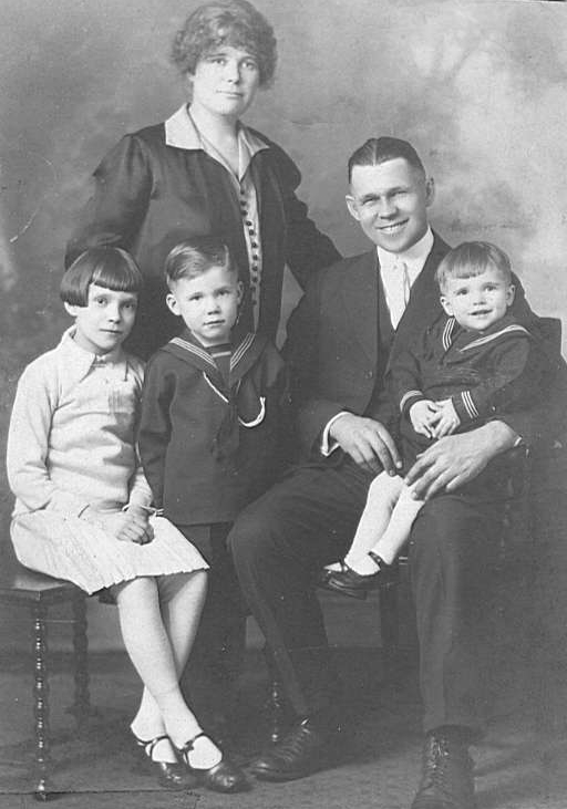 1923