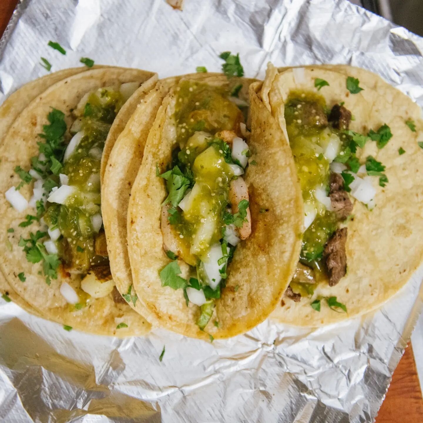 It's #tacotuesday ...but you could also get a burrito bowl.
#tacolicious #tacolife #tacotime #tacoma #tqcos #taco #delicioustaco #delicious #atltaco #atlantataco #atlfoodie #atlantafoodie #brisket #briskettacos #lime #limesqueeze #atlfoods #atlrestar