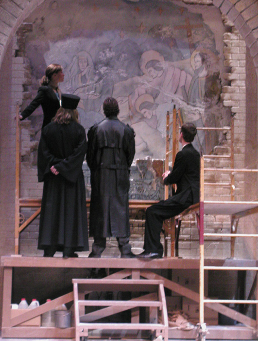 The fresco revealed and inspected