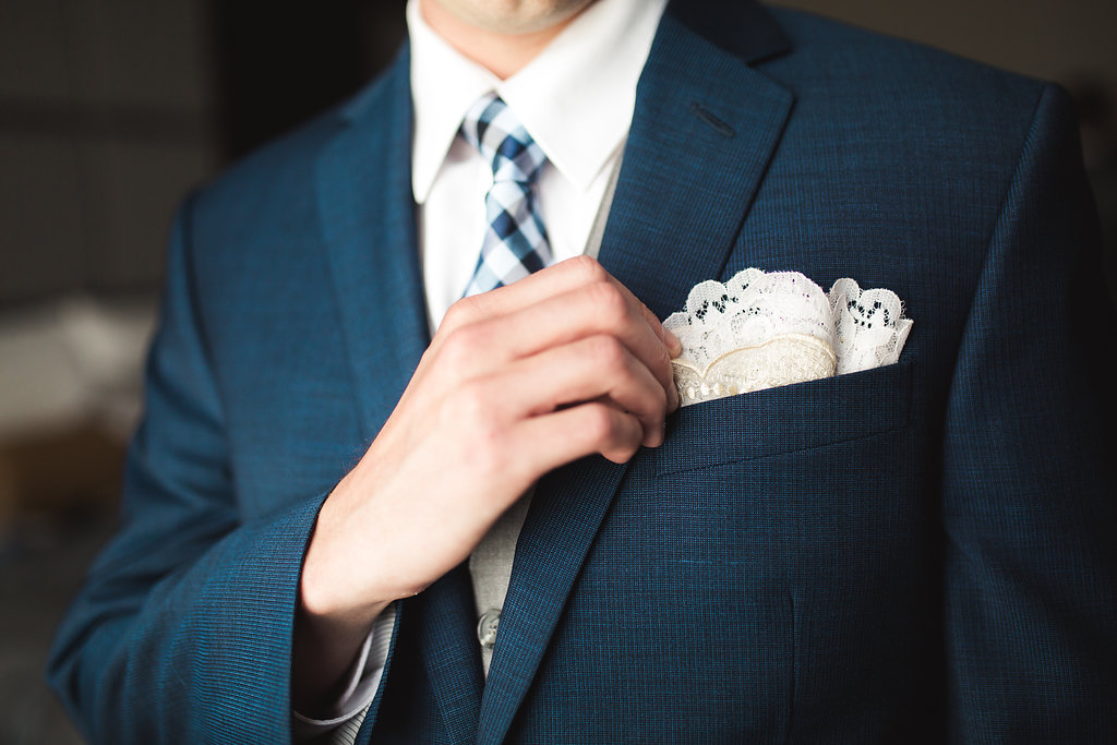 LEANN&KYLE_GETTING-READY-156.jpg