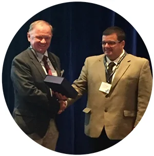Congratulations to D r. Geraint Lewis , Recipient of the 2016-17 Distinguished Service Award