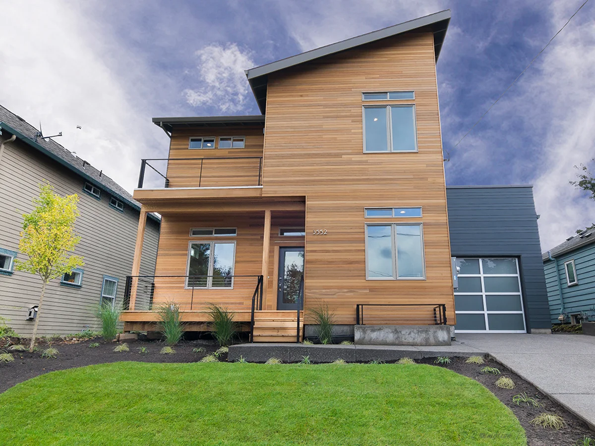 $ 885,000 | 3552 NE 45TH AVE