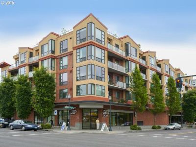 $ 560,000 | 1620 NE BROADWAY ST 408