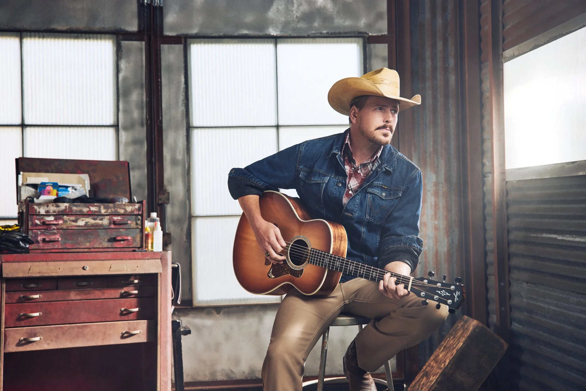 TAYLOR-LS-11152024-GOLD LABEL-ARTIST ELLIS BRYANT-814e SUNBURST-0970.jpg
