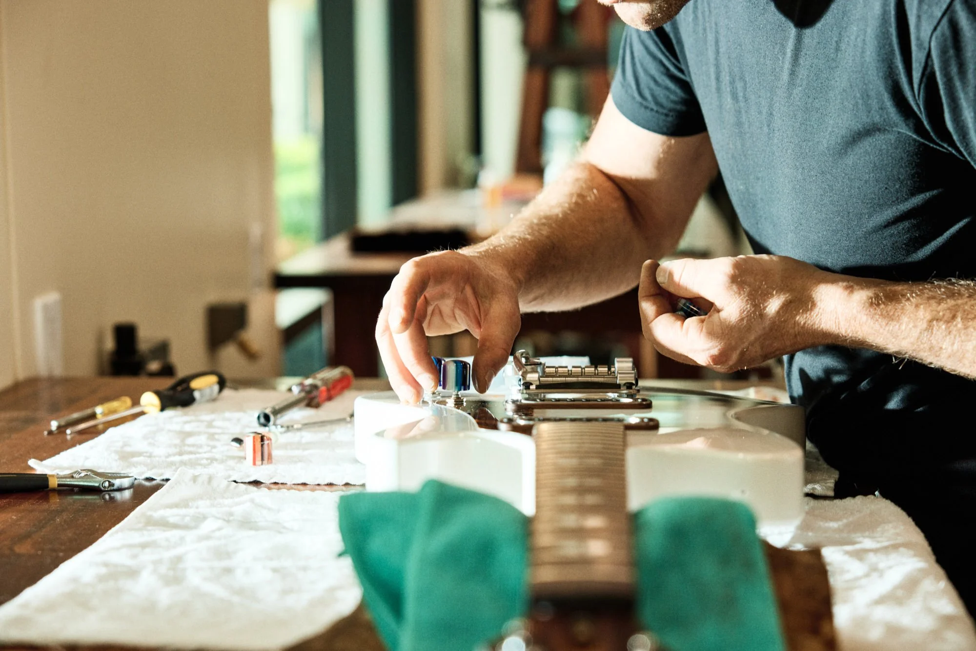 thebuild-06052023_POWERSELECTRIC_MAKINGOFGUITAR_ 65.jpg
