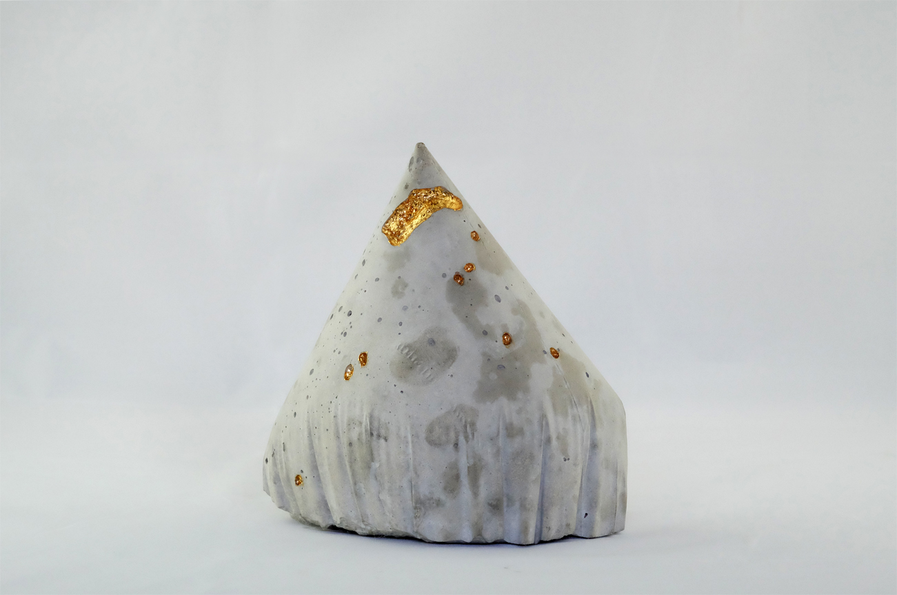 Concretion with gold leaf bug holes 3