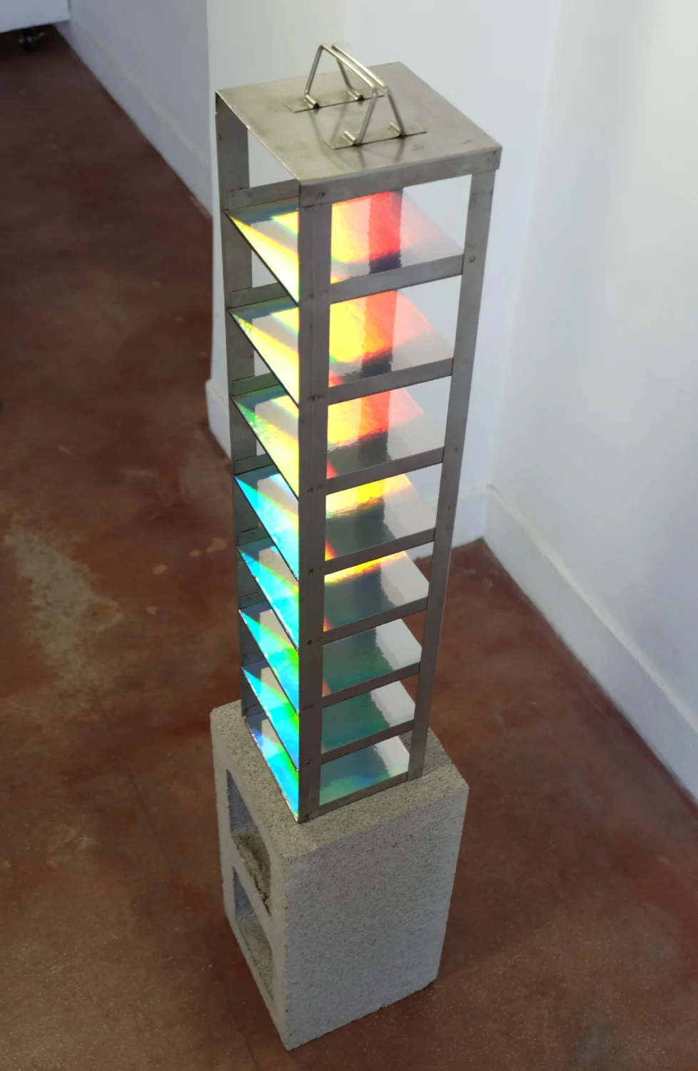 the colors change with the light and viewing angle