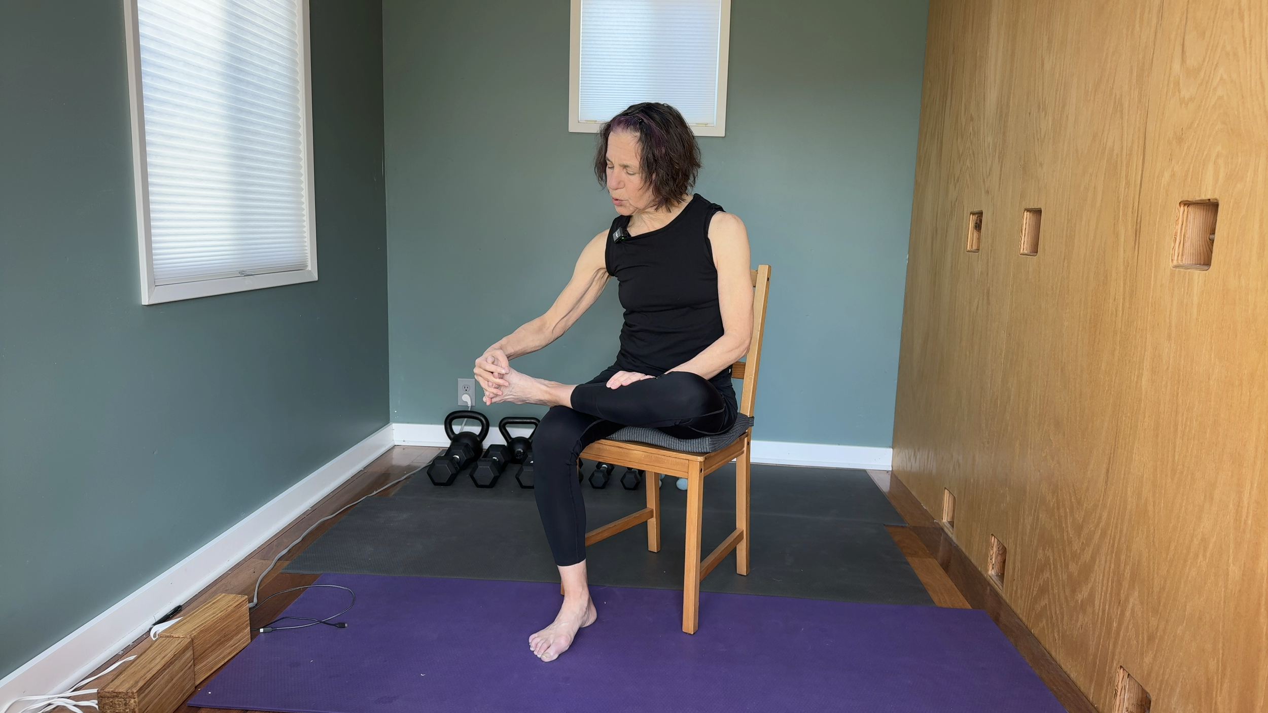 4 Exercises for Ankle Pain When Walking 