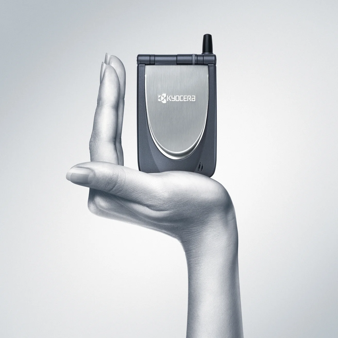 7135_Hand_phone_Bkg.jpg