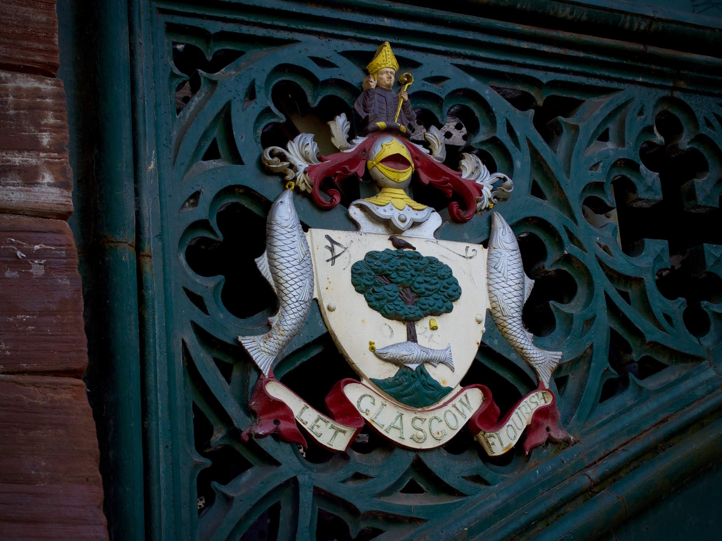 City coat of arms on a bridge over the Kelvin.