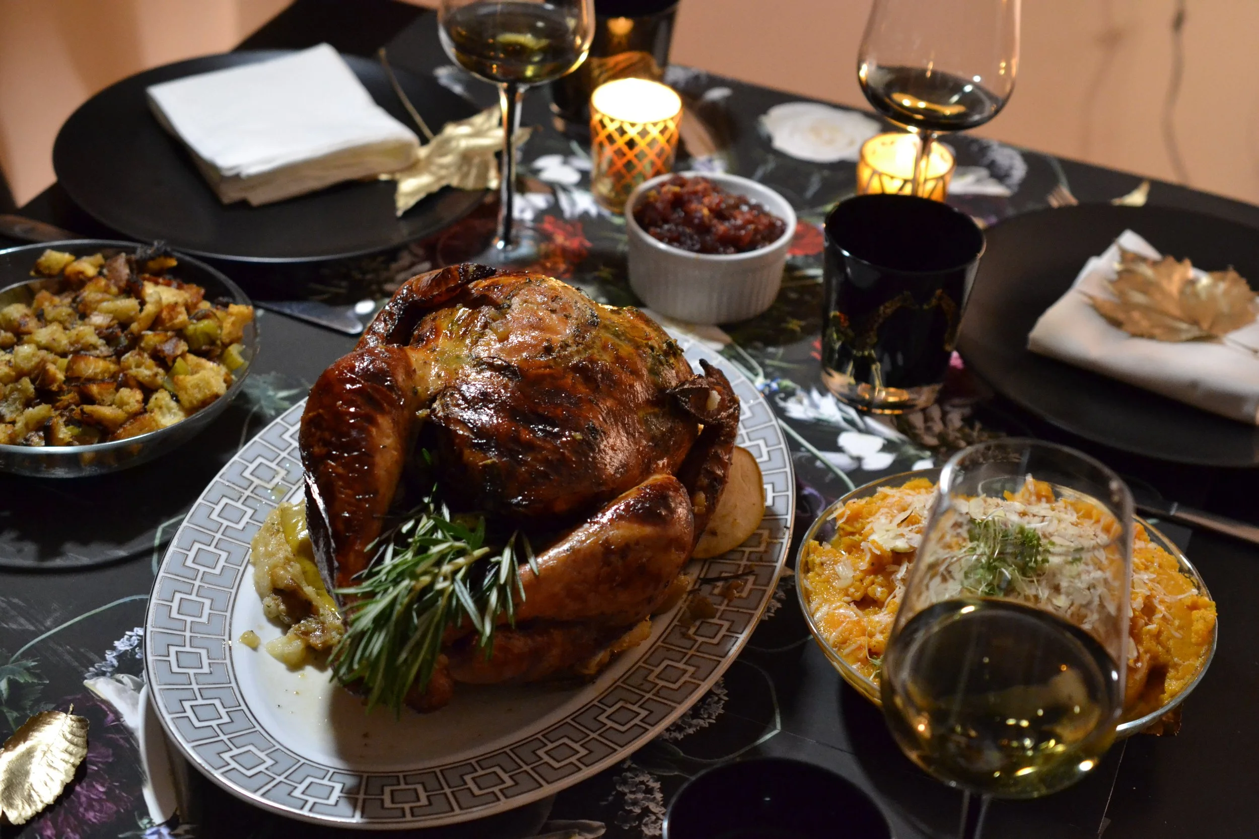 Seting Tone For A Thanksgiving Table