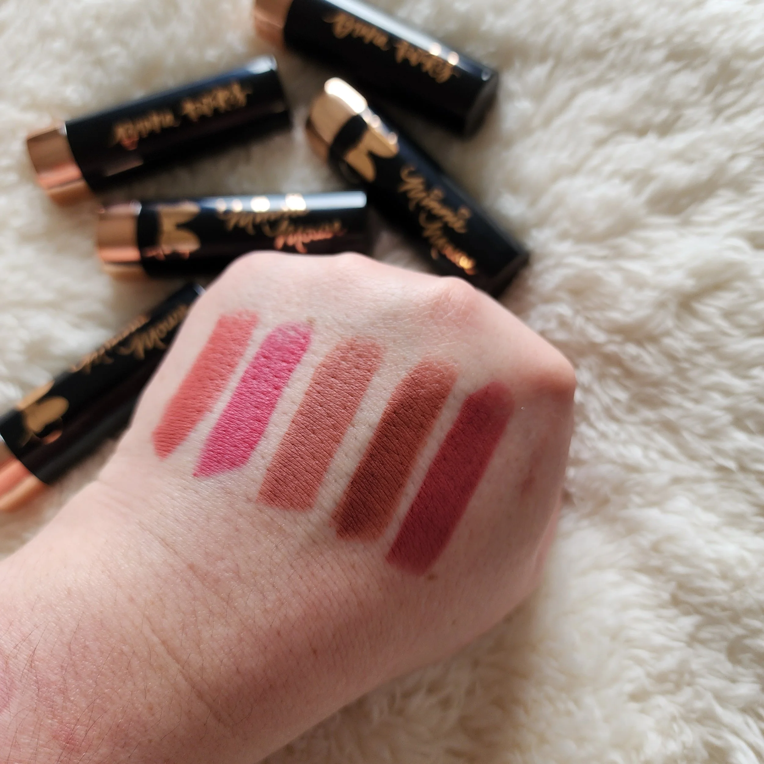 Resenha Batom Aveludado Minnie Mouse Linha Bruna Tavares — beauty terapia