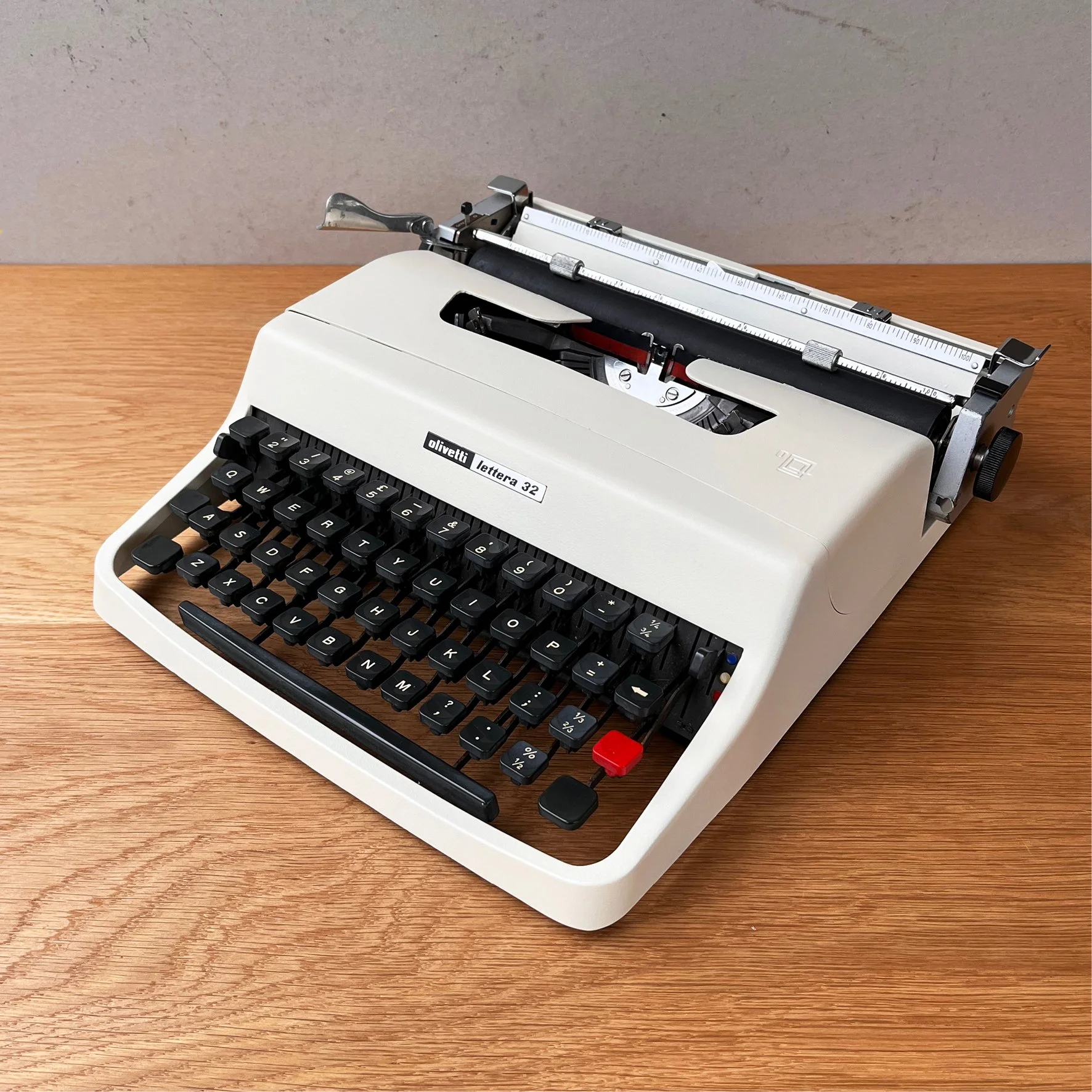 LetteraWhite_5.jpg
