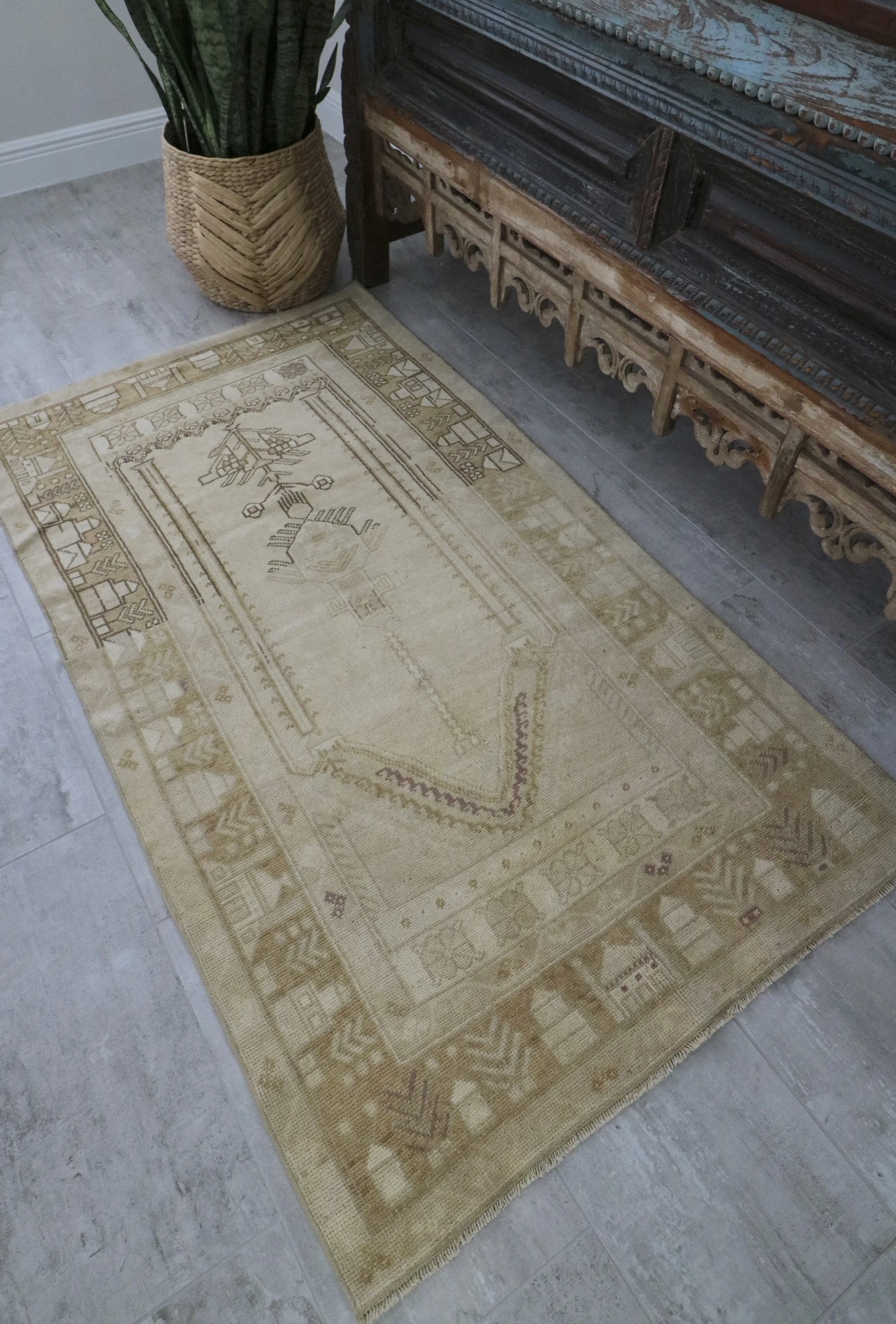 TURKISH SEMI ANTIQUE ANTALYA RUG