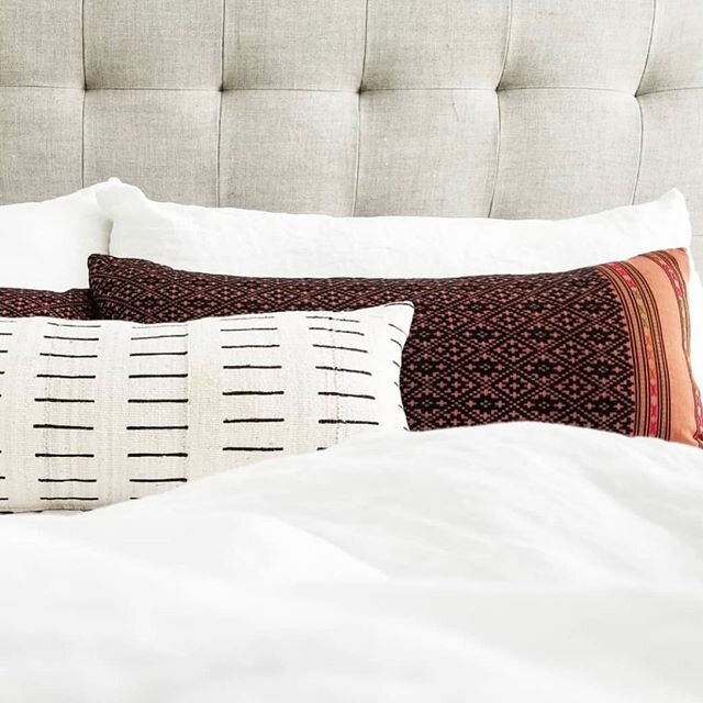 When modern meets vintage the possibilities can be endless. How do you really feel about mixing styles? Do you prefer one or the other? 
#pillowlove #interiordesign #beddesign  #bedroominterior #handmade #brooklyndesign #tampadesign #californiadesign