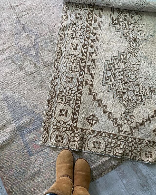 We love sweater weather but we love rug weather more! Check out these neutral beauties with tons of character. DM us for more info

#interiordesign #sweaterweather #apartmenttherapy #shoplocal #ihaveathingwithtextiles #wanderlust #foundandforaged #br