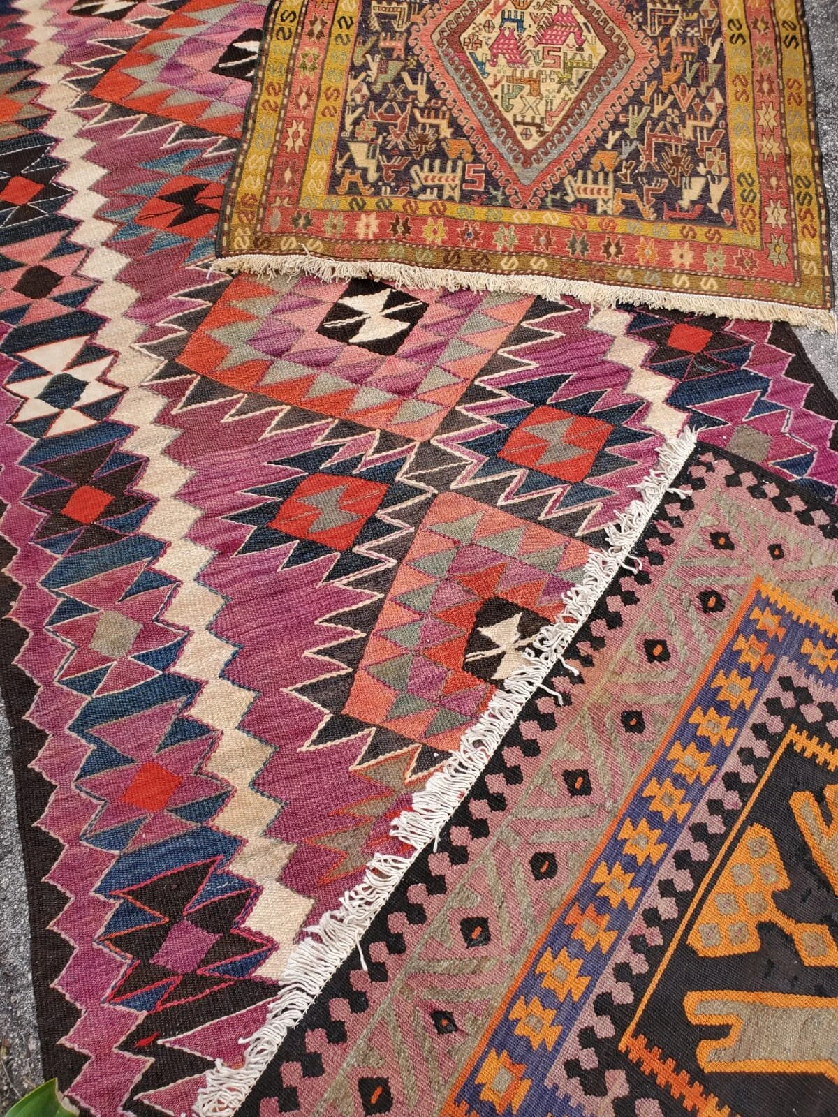 FF5E7781-DD9A-4ED9-9309-39574FC6F7C2